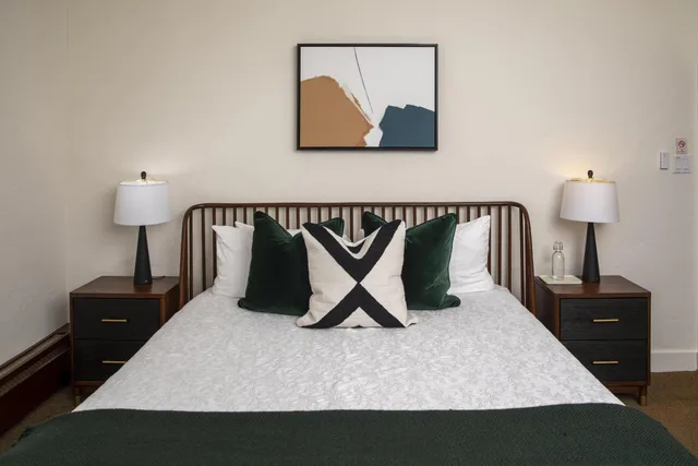 Junior Suite, King Bed, The Washington Square Inn 3/10