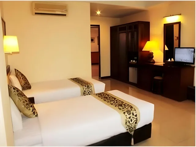 Deluxe, Twin Beds, Losari Beach Hotel 2/2