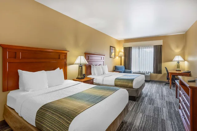 غرفة بسريرين كوين، Best Western Plus University Park Inn & Suites 1/5