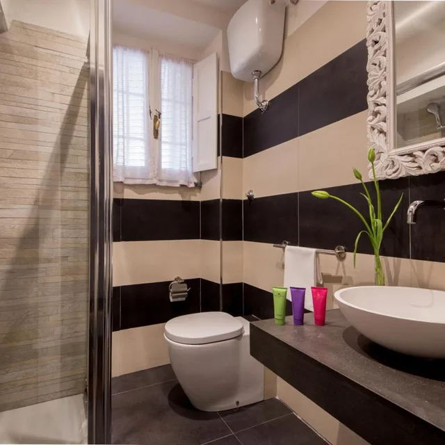 2 Bedrooms, Apartment, The Inn At The Roman Forum 3/4