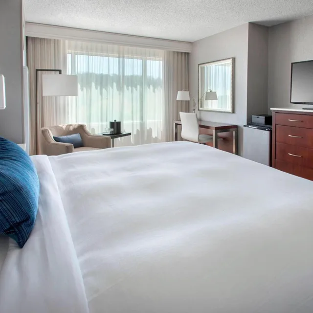 Room, King or Double Bed, Philadelphia Marriott West 1/7