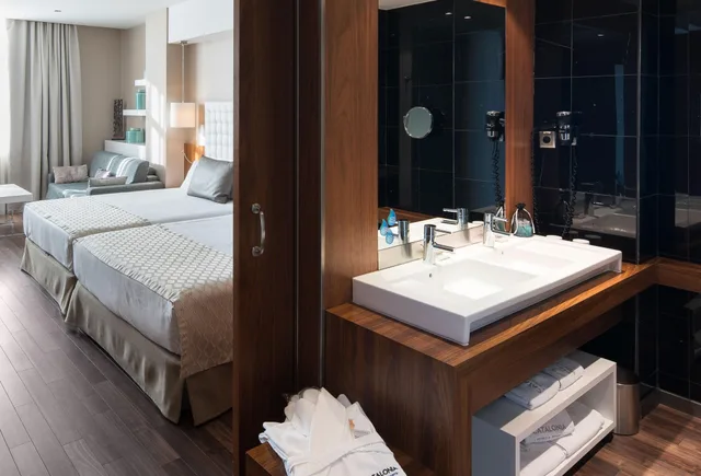 غرفة عائلية بسريرين منفصلين، Hotel Catalonia Ramblas 4/4