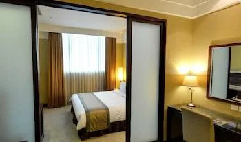 غرفة تنفيذية بسرير كينج وسرير كوين، Taipei International Hotel 1/1