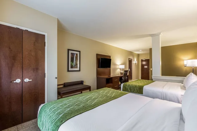 جناح بسريرين كوين مع أريكة، Comfort Suites St George - University Area 1/5