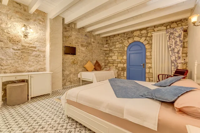 Design, Triple, 1 Queen and 1 Single Bed، Alacati Eski Ev Hotel 8/10