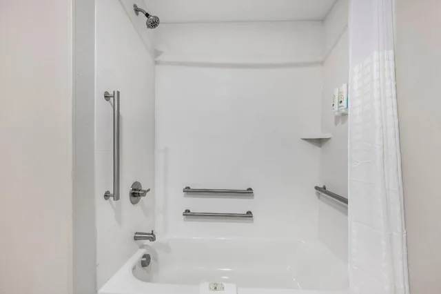 Upgrade, Efficiency, King Bed, Accessible، Quality Inn Midland TX 3/3