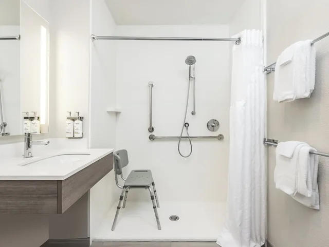 غرفة قياسية بسريرين كوين لذوي الإعاقة، Holiday Inn Express Portland South - Lake Oswego 4/5