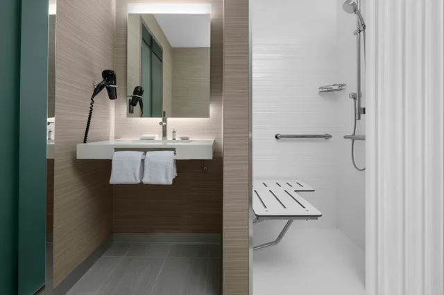 غرفة بسريرين كوين، AC Hotel Miami Brickell 1/1