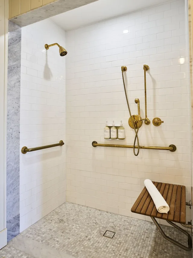 Lake, Premium, 2 Queen Beds, Accessible، The Lake House on Canandaigua 5/5