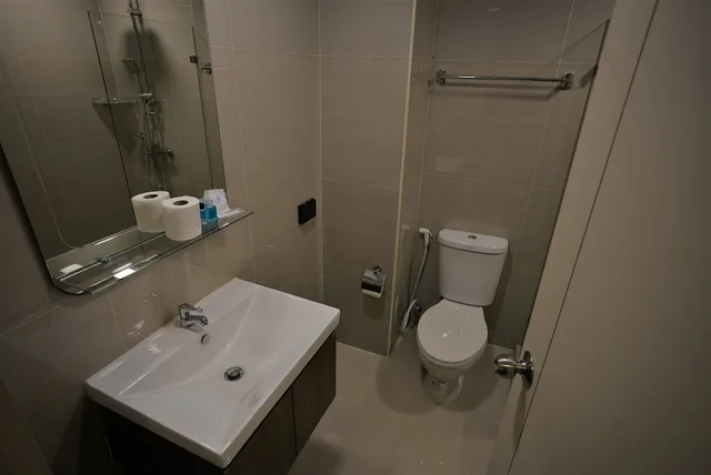 Suite, 1 Double and 4 Single Beds، Baan Tanwa - Mrt Ratchadapisek 3/3