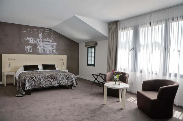 Junior Suite, King and Twin Beds, River View, Attic، Best Western Plus Villa Saint Antoine Hotel & Spa 2/3