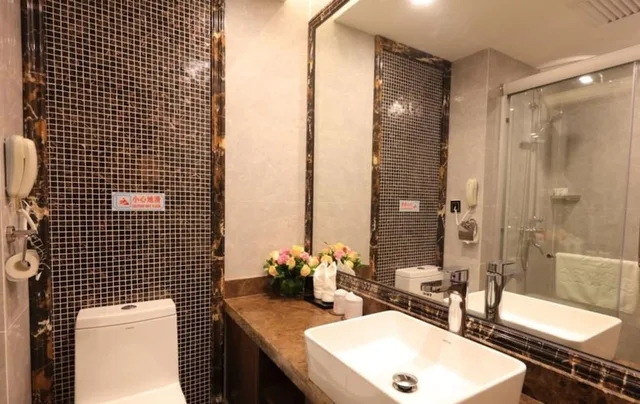 غرفة إليت بسرير كوين، Five Rams City Hotel 2/3