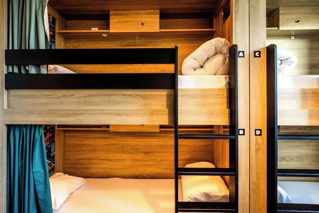 Private, Mixed Dorm, 4 People, Private Bathroom، The People Paris Marais 4/5