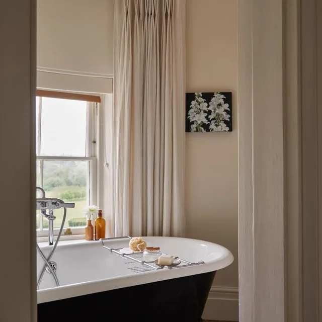 Vice President, Suite, King Bed، THE GROVE 3/3