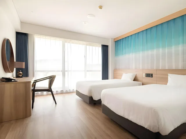 غرفة بسريرين مزدوجين لذوي الإعاقة، Resort Hotel Kume Island 1/1