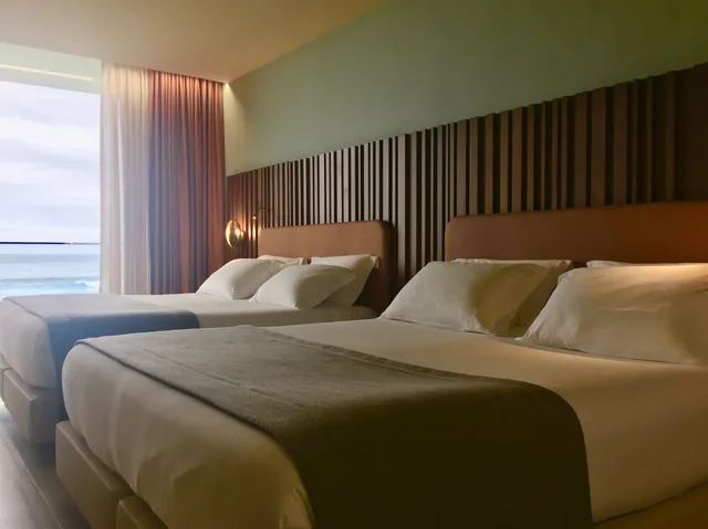 غرفة عائلية بإطلالة على البحر، Hotel Verde Mar and Spa 1/3