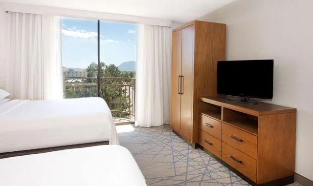 جناح بسريرين كوين بإطلالة على الجبل بغرفتين، Embassy Suite Hotel Colorado Springs 3/5
