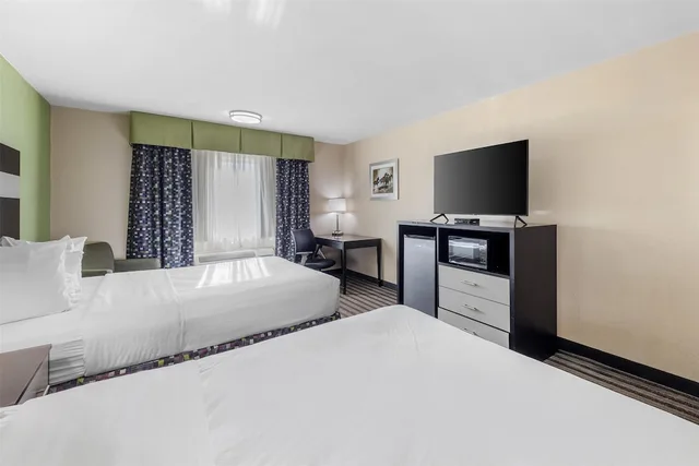 Suite, 2 Queen Beds, Jetted Tub, Best Western Borger Inn 1/10