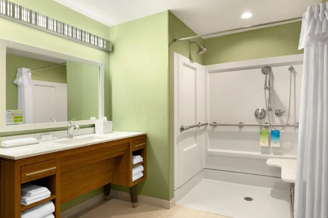 جناح بسرير كينج أو كوين بغرفتي نوم لذوي الإعاقة، Home2 Suites By Hilton Hasb 3/3