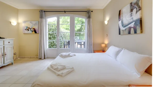 استوديو بسرير مزدوج بشرفة، Residence Le Domaine de Camiole - Vacanceole 1/7