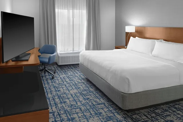 غرفة بسرير كينج، Fairfield Inn Suites Calhoun 3/6