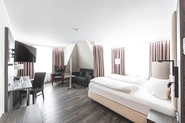 غرفة كومفورت بسرير مزدوج مع أريكة، Plaza Hotel Buchhorner Hof 1/10