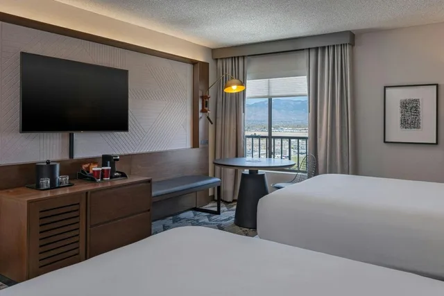 Guest Room, Deluxe, 2 Queen Beds, High Floor, Sheraton Albuquerque Airport Hotel 3/4