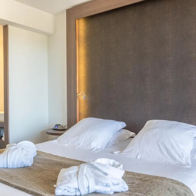 Room, Double Bed, Accessible, Oz Apos Inn Hotel 4/7