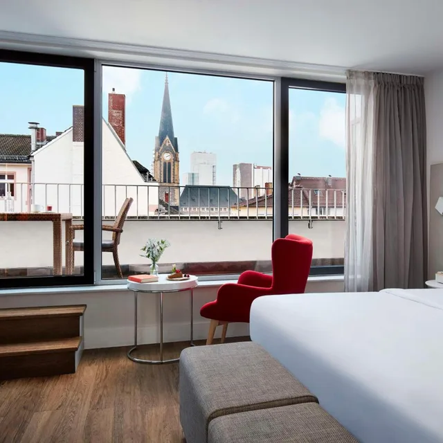 غرفة ديلوكس بشرفة مع سرير إضافي، Avani Frankfurt City Hotel 4/6