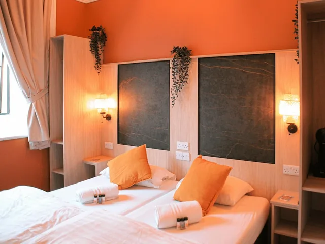 غرفة قياسية بسريرين منفصلين وسرير بطابقين، Gardiner House Hostel 1/10