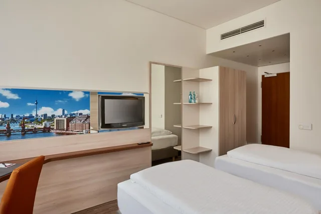 غرفة كومفورت بسرير مزدوج أو سريرين منفصلين، H+ Hotel Berlin Mitte 1/5