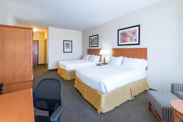 غرفة بسرير مزدوج لذوي الإعاقة، Holiday Inn Express Hotel & Suites Vernal - Dinosaurland 1/3