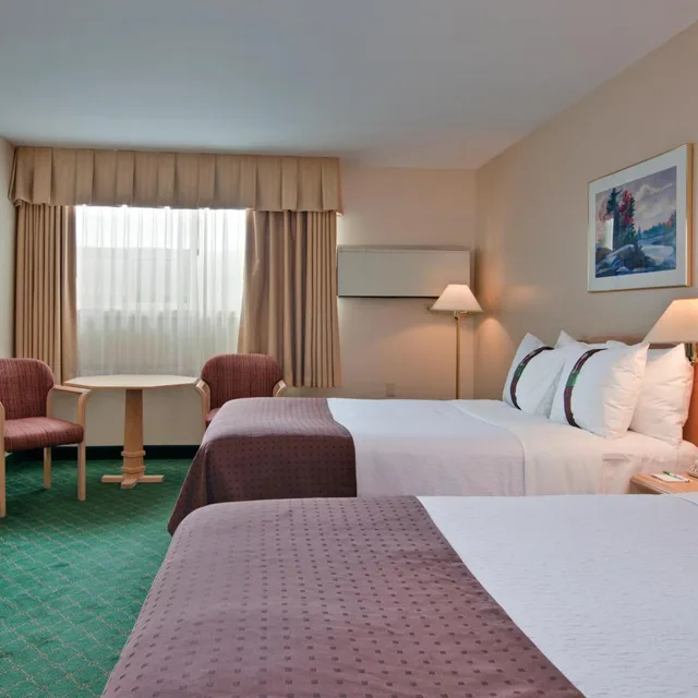 غرفة بسرير كينج وسريرين كوين، Days Inn Stephenville 6/10