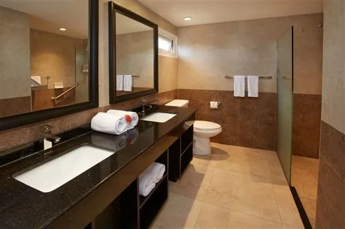 غرفة بسريرين كوين بإطلالة على المسبح، Divi Aruba All Inclusive Resort 2/2