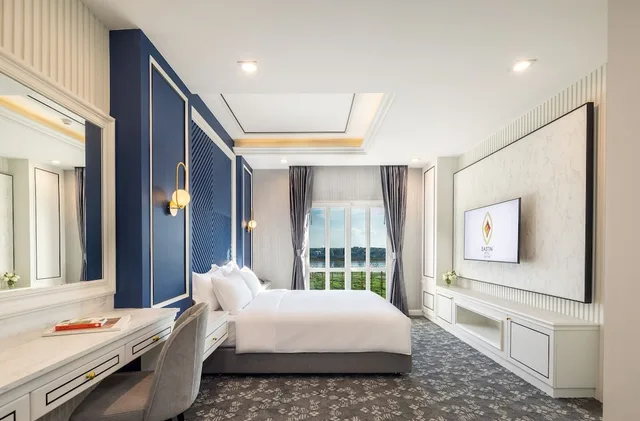 Suite, River View, Eastin Hotel Vientiane 2/6