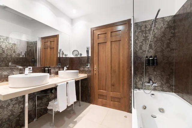 جناح جونيور، Aurea Palacio De Sober 10/10