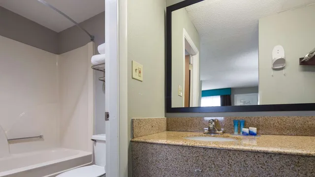 غرفة بسريرين كوين للمدخنين، Best Western Inn Florence 4/4
