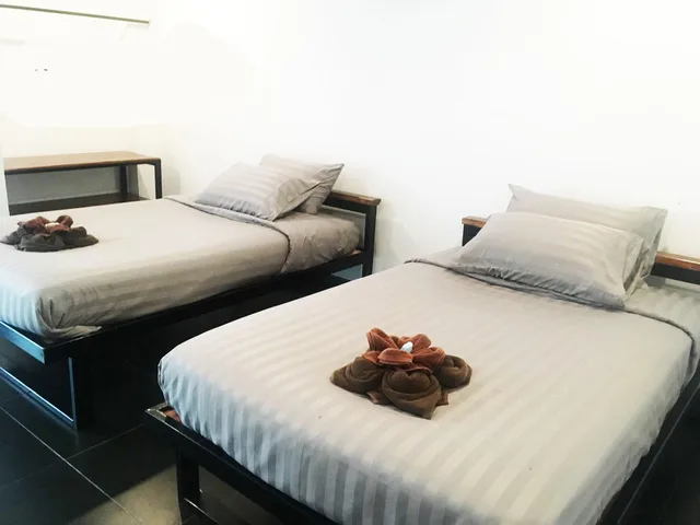 Semi Room, 2 Semi Double Beds، Bedtel 1/1