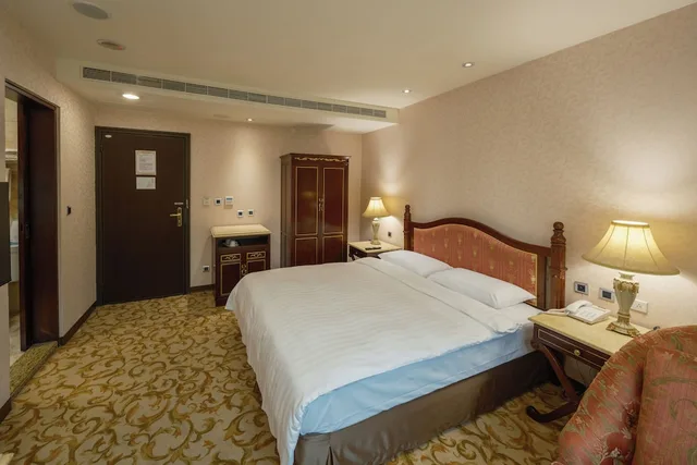 غرفة ديلوكس بسرير كوين، Grand Pleasure Spring Hotel 1/3