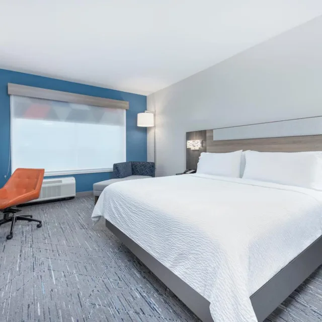 Deluxe, Suite, Accessible, Holiday Inn Express Suites Beeville 2/10