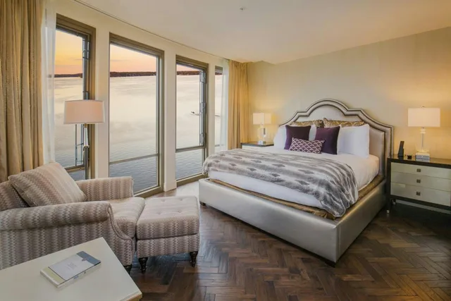 جناح رئاسي، The Edgewater 1/1