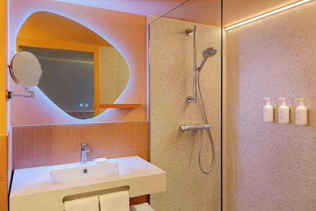 Comfort, Studio, King Bed, The Rebyl, Nijmegen, a Tribute Portfolio Hotel 4/5