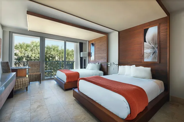 غرفة بسرير مزدوج بإطلالة على المسبح، Costa d'Este Beach Resort & Spa 1/2