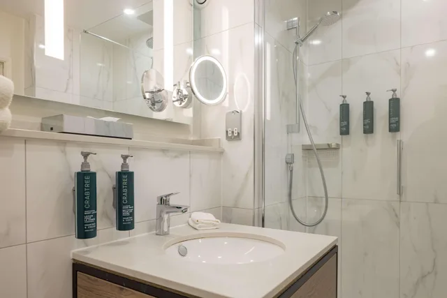 Hilton Double Guest Room، Doubletree by Hilton Manchester Airport 2/3