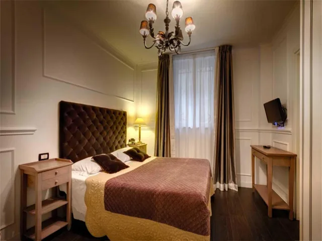 Room, Queen Bed, The B Place 6/10