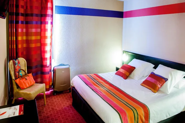 Room, Double or Twin Bed, Hotel Saint Sauveur 1/10