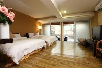 غرفة عائلية، Hotspringworld 1/1
