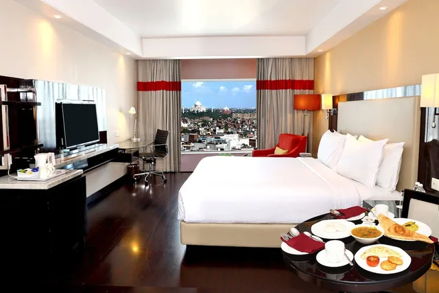 غرفة تنفيذية بإطلالة على المدينة، Radisson Hotel Agra 1/9