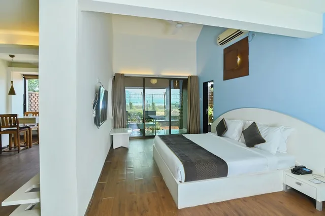 جناح تنفيذي بسرير كوين مع أريكة، Saj By The Lake - Malshej Ghat Hotel 1/3