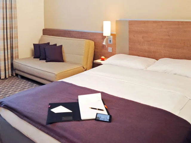 غرفة قياسية بسرير مزدوج مع أريكة، Mercure Hotel Frankfurt Eschborn Ost 1/6